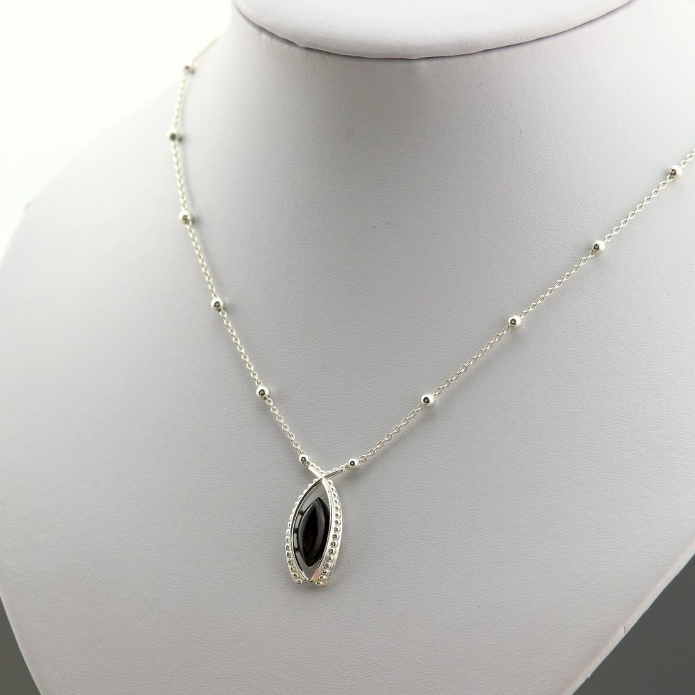 Sterling silver necklace with natural Baltic amber - Picture 2 of 11